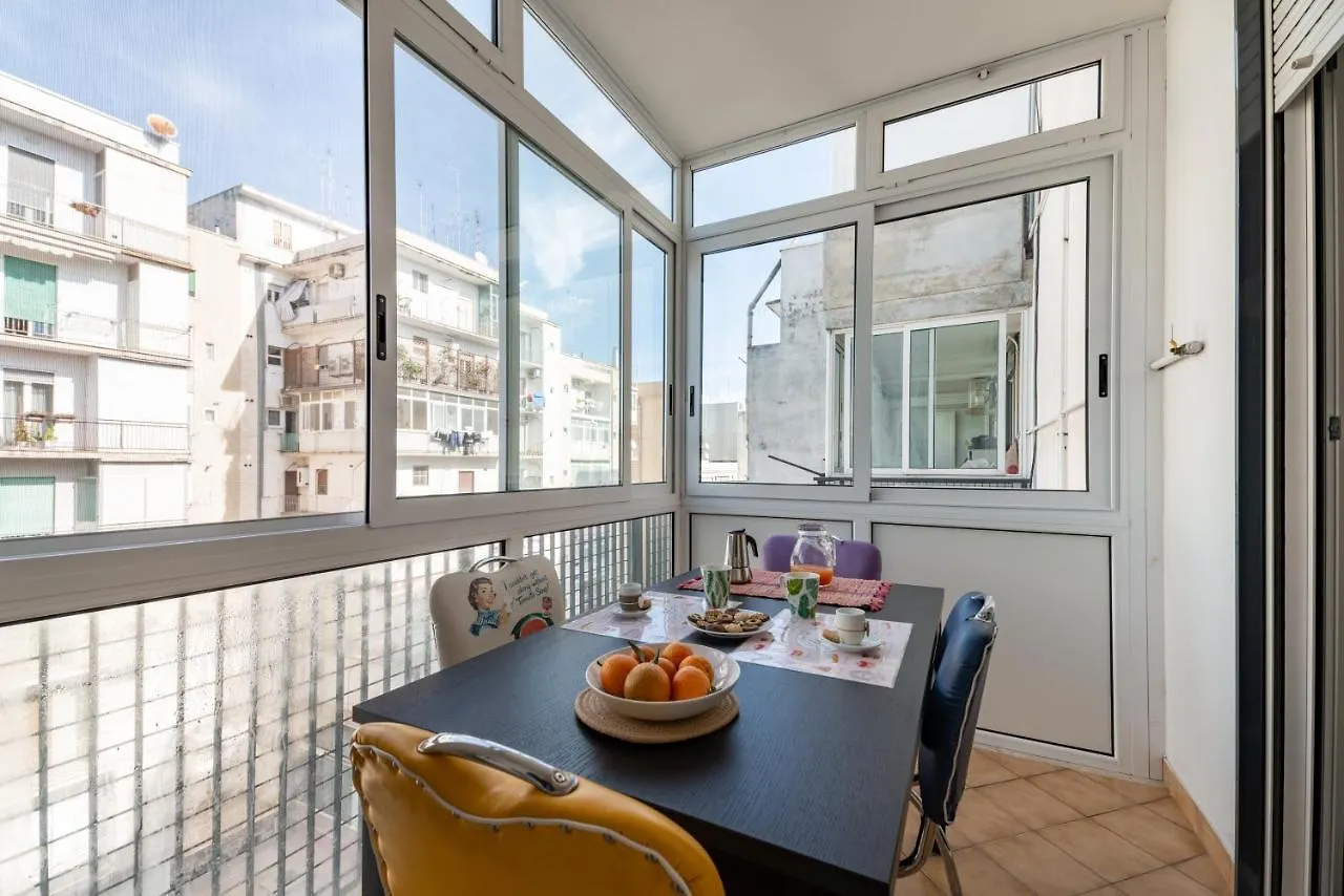 Central & Comfy Apartment With Veranda Bari